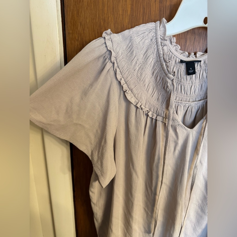 EUC tan/camel colored short sleeve top by Torrid, size 1 (14-16) - Picture 7 of 13